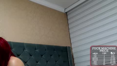 Snapshot of anne_julienne chatting on November 15, 2025, 3:04 am online show from November 15, 2025, 3:04 am