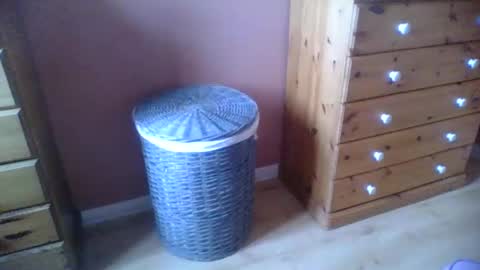 Snapshot of annecharlie chatting on November 12, 2025, 1:55 pm annecharlie online show from November 12, 2025, 1:55 pm