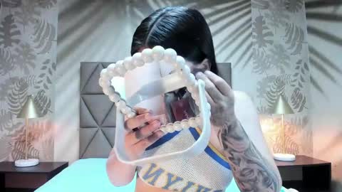 Snapshot of annedixie chatting on June 8, 2026, 3:07 am Anne online show from June 8, 2026, 3:07 am