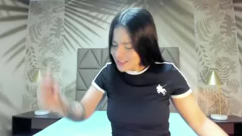 Snapshot of annedixie chatting on June 30, 2026, 3:07 am Anne online show from June 30, 2026, 3:07 am