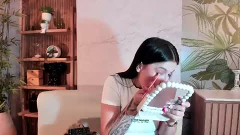 Snapshot of annedixie chatting on July 6, 2026, 3:14 am Anne online show from July 6, 2026, 3:14 am