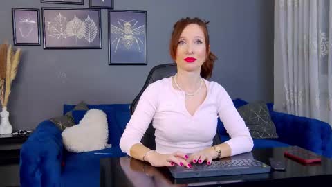 Anne online show from December 3, 2025, 2:19 am