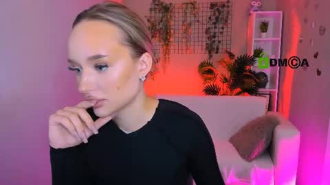 Snapshot of anneta_moon chatting on July 7, 2026, 10:30 am Anneta online show from July 7, 2026, 10:30 am