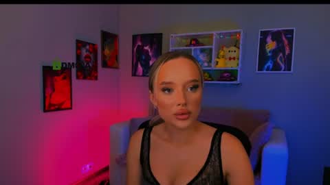 Snapshot of anneta_moon chatting on July 9, 2026, 9:24 am Anneta online show from July 9, 2026, 9:24 am