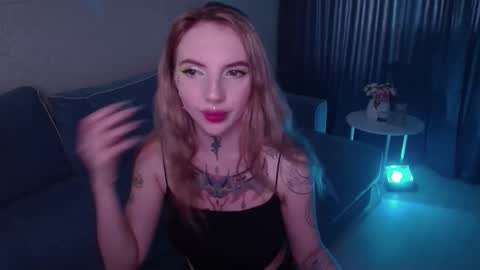 Snapshot of annetenet chatting on October 9, 2025, 9:18 am Annet online show from October 9, 2025, 9:18 am