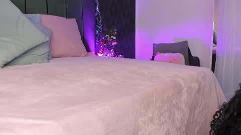 Snapshot of anneth__m chatting on December 19, 2024, 10:10 pm Anneth online show from December 19, 2024, 10:10 pm