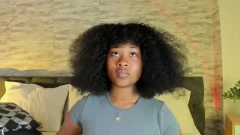 Snapshot of anneth__m chatting on September 13, 2025, 7:35 pm Anneth online show from September 13, 2025, 7:35 pm