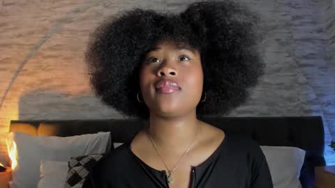 Snapshot of anneth__m chatting on November 29, 2025, 7:39 pm Anneth online show from November 29, 2025, 7:39 pm