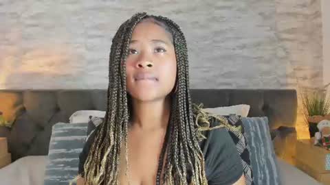Snapshot of anneth__m chatting on July 1, 2026, 7:35 pm Anneth online show from July 1, 2026, 7:35 pm