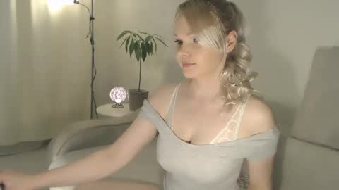 Annett online show from February 8, 2025, 3:42 pm