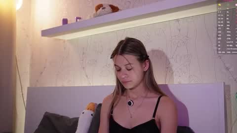 Snapshot of anneverity chatting on October 19, 2025, 6:41 pm Anne online show from October 19, 2025, 6:41 pm