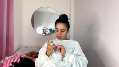 anngela online show from November 5, 2025, 5:29 am