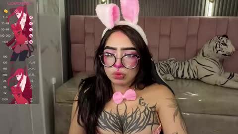 Snapshot of anni_acker_b chatting on October 31, 2025, 1:45 pm Anni acker b online show from October 31, 2025, 1:45 pm