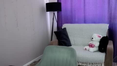 Anni online show from March 5, 2026, 8:32 am