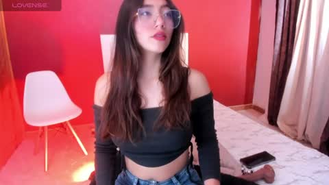 Snapshot of annie18_ chatting on July 23, 2026, 7:34 pm Annie online show from July 23, 2026, 7:34 pm
