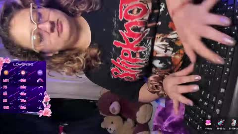 Snapshot of annie_bigboobs_ chatting on October 6, 2025, 10:51 pm Ana Bolena independent model online show from October 6, 2025, 10:51 pm