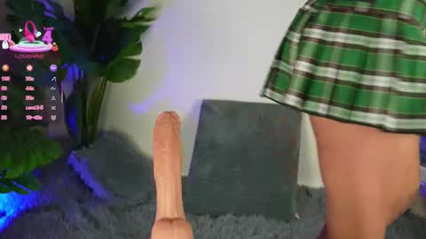 Annie online show from September 29, 2025, 7:51 pm