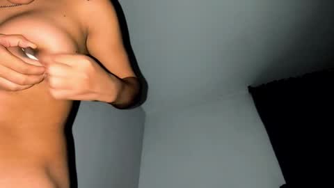 Snapshot of annie_darling_ chatting on May 8, 2026, 4:18 am A N G E L online show from May 8, 2026, 4:18 am