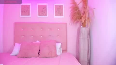 Snapshot of annie_dolce_ chatting on October 16, 2025, 9:49 pm annie_dolce_ online show from October 16, 2025, 9:49 pm