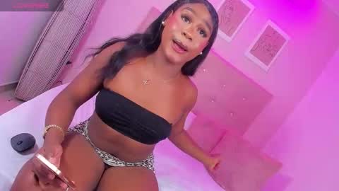 Snapshot of annie_dolce_ chatting on December 17, 2025, 1:00 am annie_dolce_ online show from December 17, 2025, 1:00 am