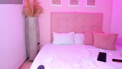 Snapshot of annie_dolce_ chatting on January 10, 2026, 2:46 am annie_dolce_ online show from January 10, 2026, 2:46 am