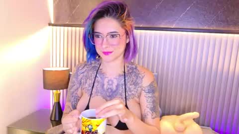 ANNIE HAWK online show from July 17, 2026, 8:32 am