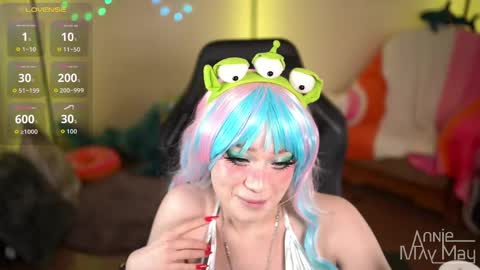 Snapshot of annie_may_may chatting on April 19, 2026, 5:18 am Annie May online show from April 19, 2026, 5:18 am