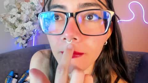 annie_noire online show from May 22, 2026, 3:24 am