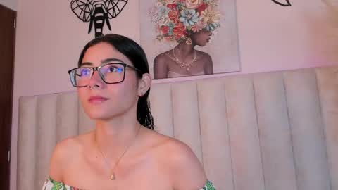 annie_noire online show from May 26, 2026, 3:35 am