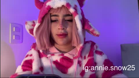 JEANNE no olvides seguirme dont forget follow me  uu online show from March 4, 2025, 7:54 pm