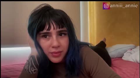 JEANNE no olvides seguirme dont forget follow me  uu online show from September 12, 2025, 8:09 pm