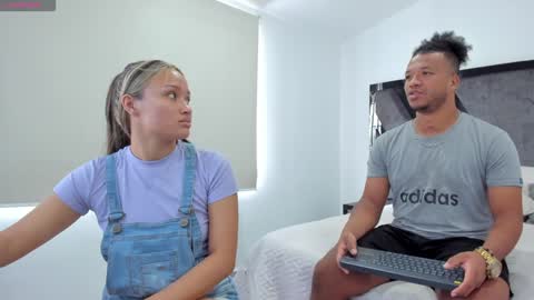 Snapshot of annieandstefan chatting on January 8, 2025, 2:56 pm Annie and Stefan online show from January 8, 2025, 2:56 pm