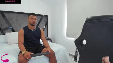 Snapshot of annieandstefan chatting on October 3, 2025, 3:31 pm Annie and Stefan online show from October 3, 2025, 3:31 pm