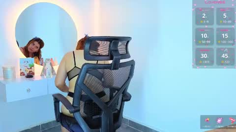 annieboobs_ online show from April 30, 2026, 4:35 pm