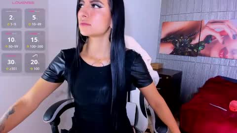 Snapshot of anniee_x chatting on May 25, 2026, 12:55 pm Anniee online show from May 25, 2026, 12:55 pm