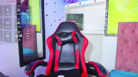 Snapshot of anniee_x chatting on May 27, 2026, 1:41 pm Anniee online show from May 27, 2026, 1:41 pm