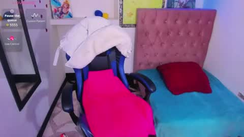 Snapshot of anniee_x chatting on July 15, 2026, 1:49 pm Anniee online show from July 15, 2026, 1:49 pm