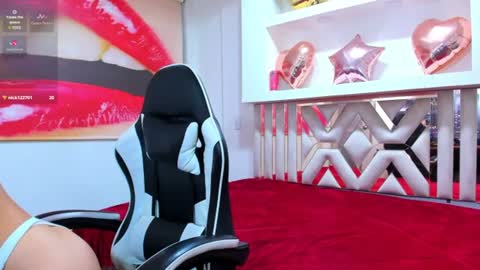 Snapshot of anniee_x chatting on July 31, 2026, 1:21 pm Anniee online show from July 31, 2026, 1:21 pm