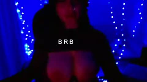 Snapshot of anniehh_ chatting on May 5, 2026, 10:12 am Annie Independent model Hello all offline tokens are appreciated thank you for your support.33 online show from May 5, 2026, 10:12 am
