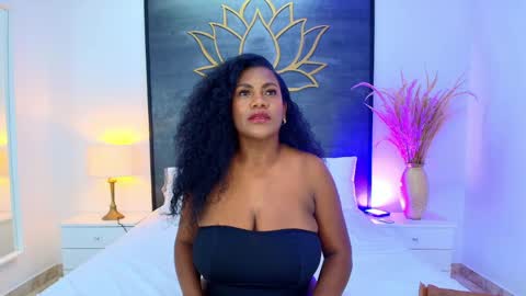 Snapshot of annieleigt chatting on May 7, 2026, 9:09 pm Annie Leigt online show from May 7, 2026, 9:09 pm