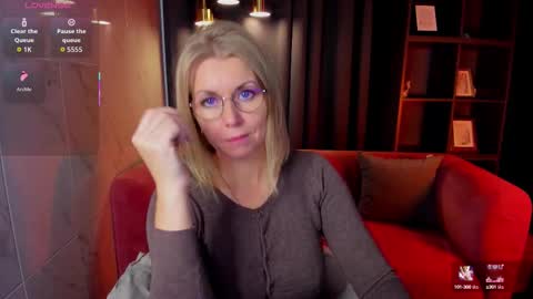 Annie online show from September 26, 2025, 5:44 am