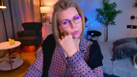 Annie online show from April 25, 2026, 1:41 pm