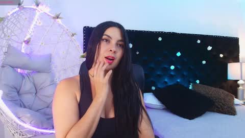 Snapshot of anniestone_ chatting on September 20, 2025, 7:37 pm ANNIE online show from September 20, 2025, 7:37 pm