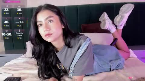 ANNIE  online show from November 9, 2025, 8:29 pm