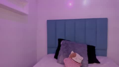 Annie Evans  online show from October 6, 2025, 2:25 pm