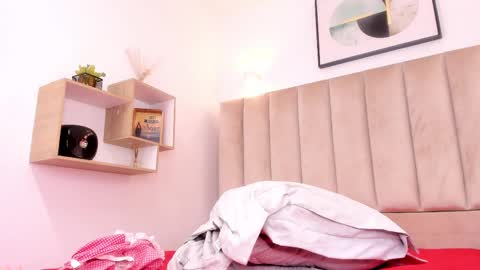 Annie Queen online show from February 25, 2025, 6:25 am