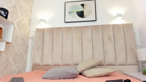 Annie Queen online show from November 12, 2025, 2:34 am