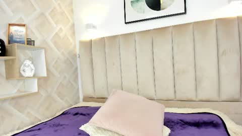 Snapshot of anniie_queen chatting on July 2, 2026, 4:18 am Annie Queen online show from July 2, 2026, 4:18 am