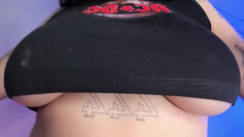 Snapshot of annikamerliahh_ chatting on September 10, 2025, 4:23 am Annika online show from September 10, 2025, 4:23 am