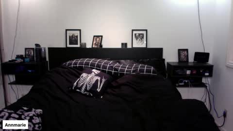 Snapshot of annmarieferrara chatting on October 31, 2025, 2:45 am Ann online show from October 31, 2025, 2:45 am